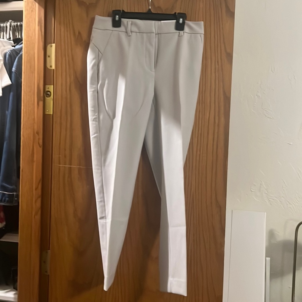 WHBM NWT SILVER/GRAY “The Slim” Ankle Pant 2 Short